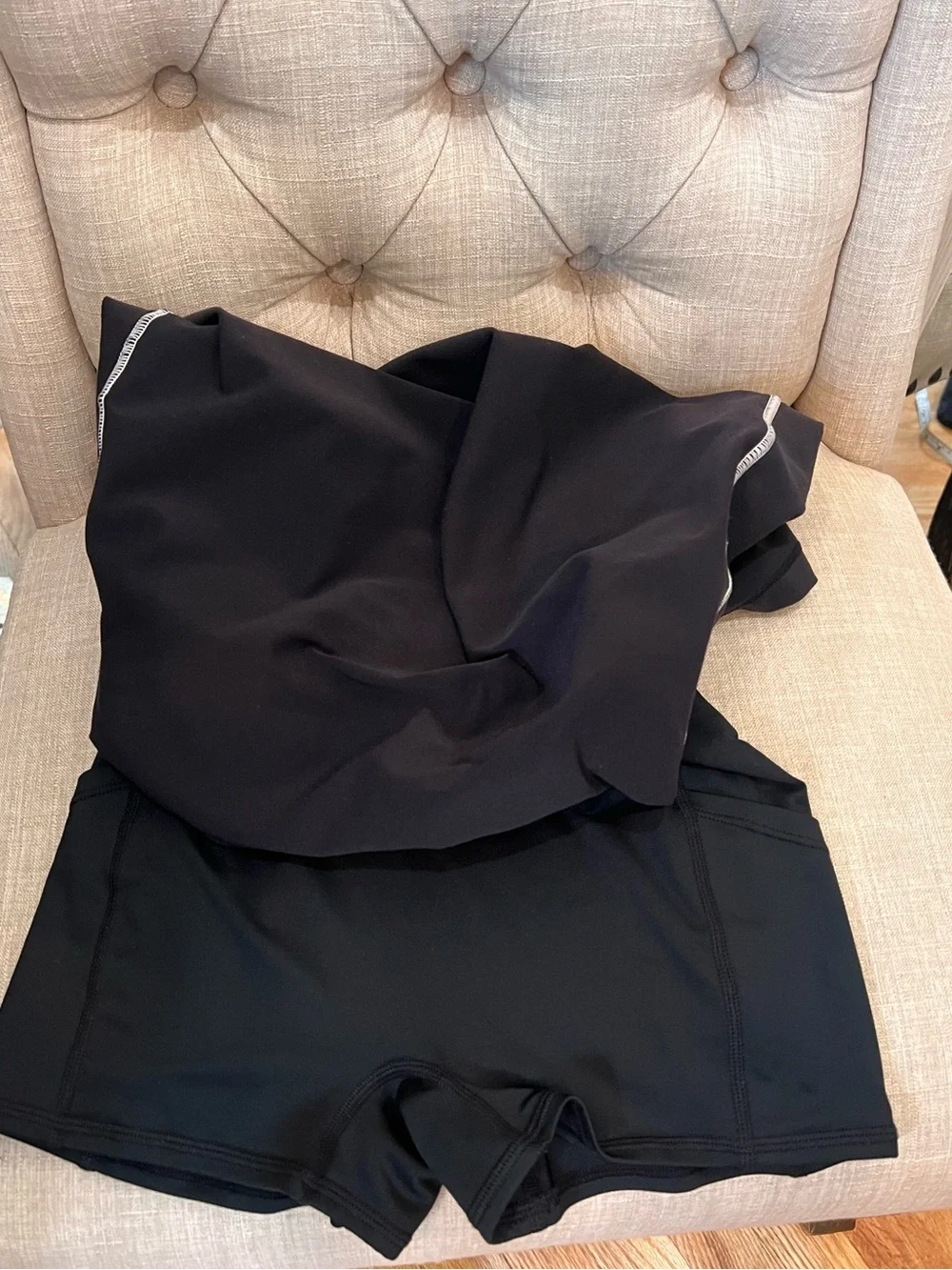 ALO Airbrush Streamlined Dress Black & White Size Small Excellent Condition!